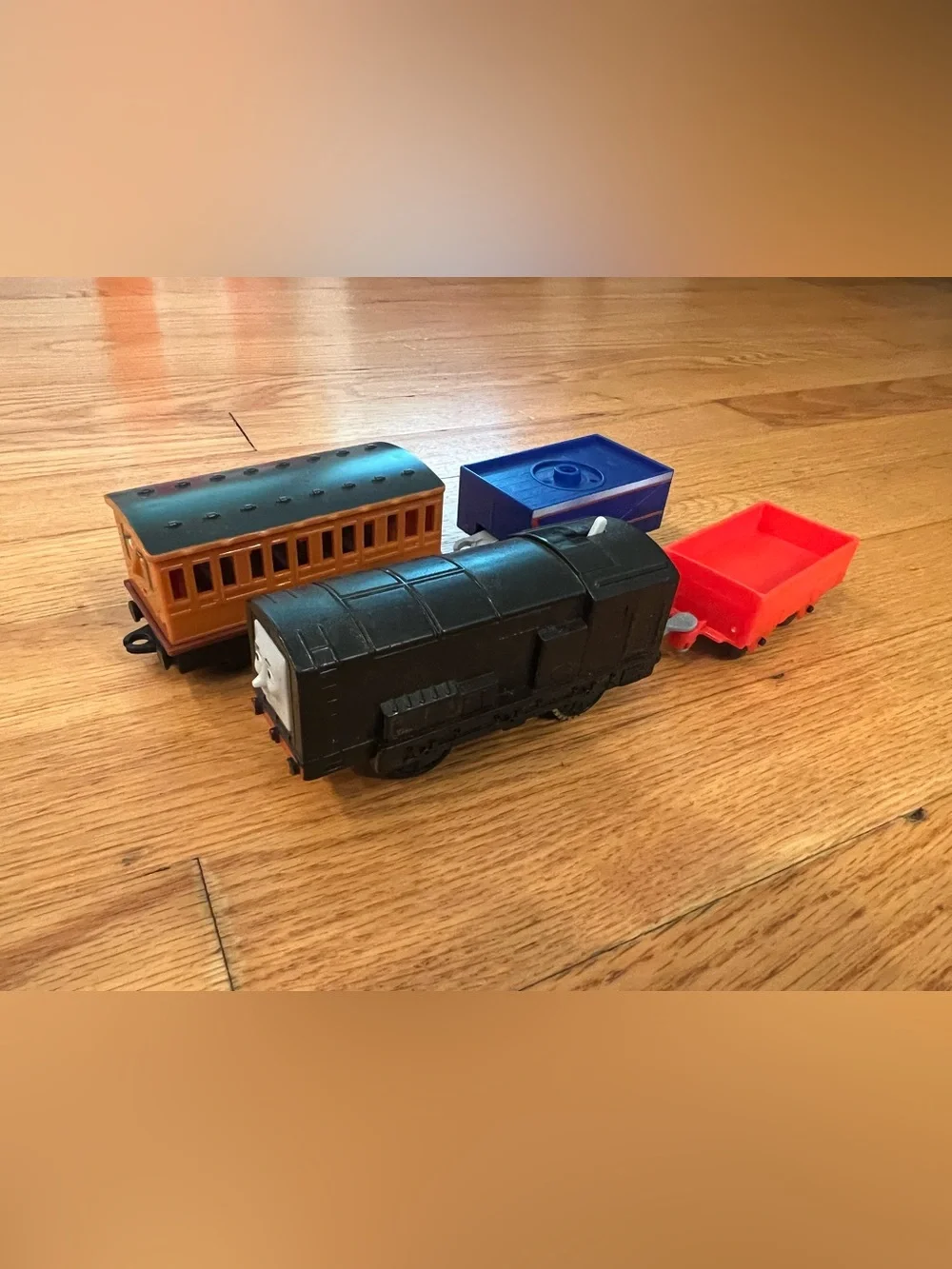 Thomas Trackmaster Diesel Tender Red Cargo Car & CLARABEL Motorized Train